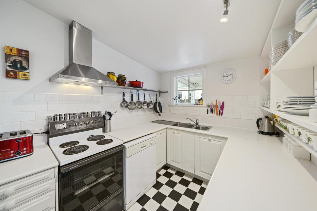 Pendreigh Cottage - Martinborough Holiday Home ภายนอก รูปภาพ