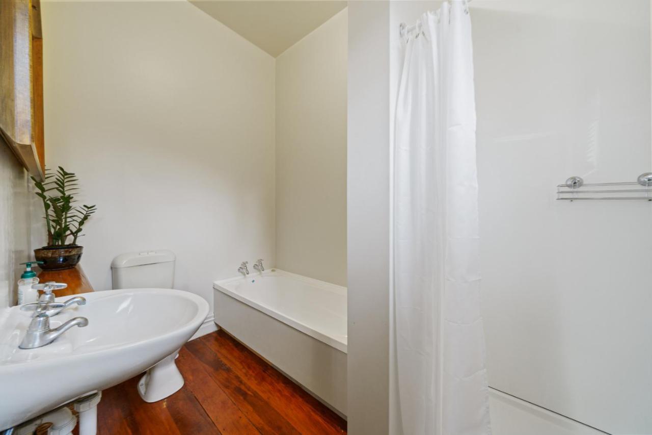 Pendreigh Cottage - Martinborough Holiday Home ภายนอก รูปภาพ