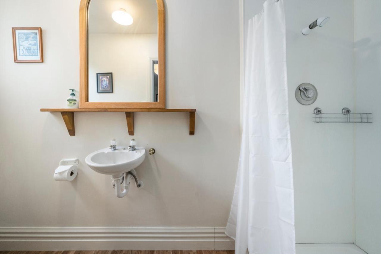 Pendreigh Cottage - Martinborough Holiday Home ภายนอก รูปภาพ