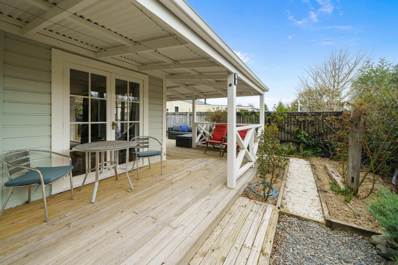 Pendreigh Cottage - Martinborough Holiday Home ภายนอก รูปภาพ