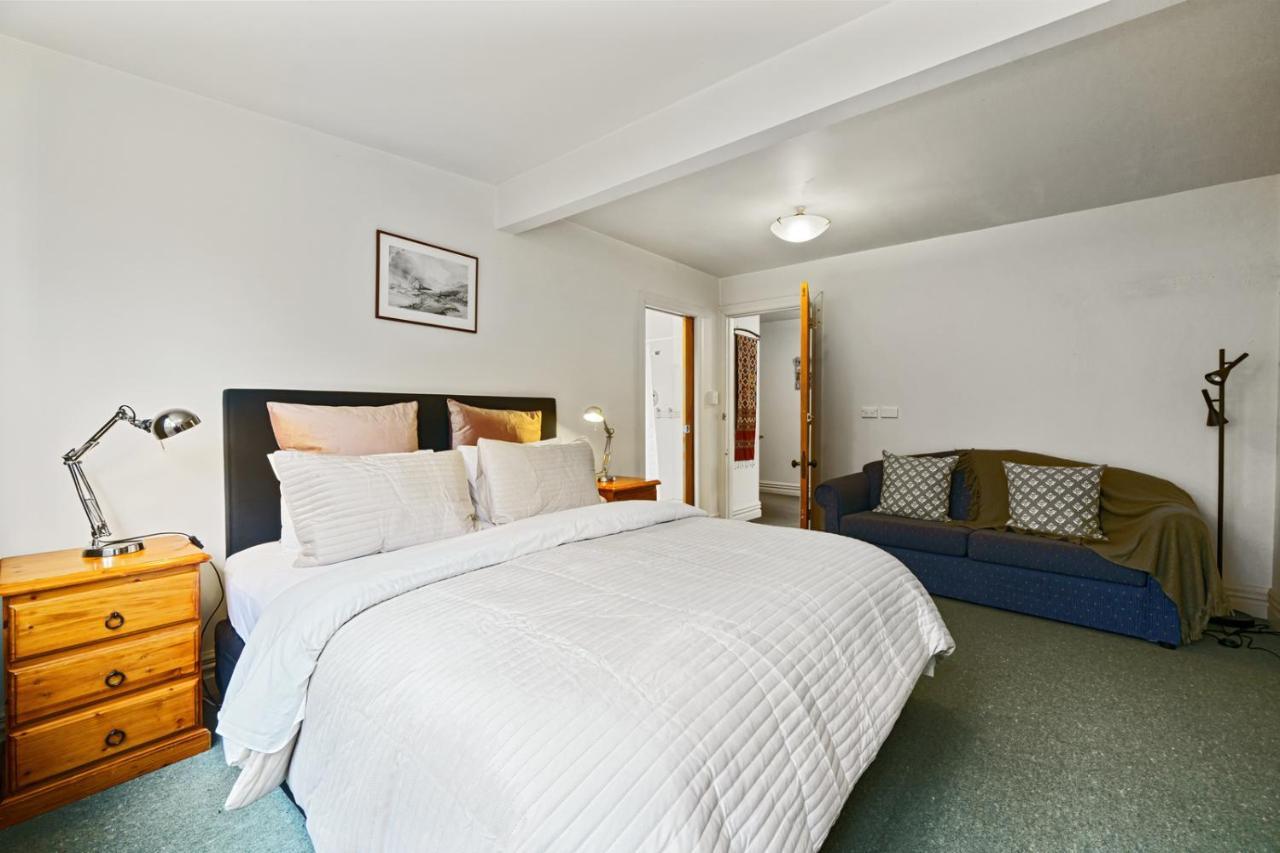 Pendreigh Cottage - Martinborough Holiday Home ภายนอก รูปภาพ