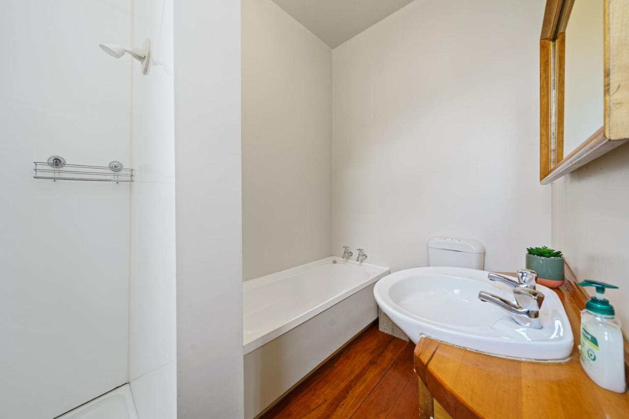 Pendreigh Cottage - Martinborough Holiday Home ภายนอก รูปภาพ